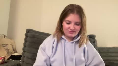 skiimaskabby online show from May 8, 6:37 am