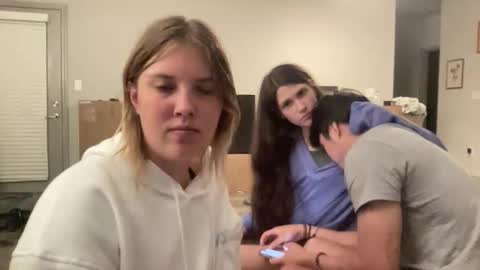 skiimaskabby online show from May 26, 7:09 am