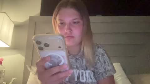 skiimaskabby online show from June 16, 4:22 am
