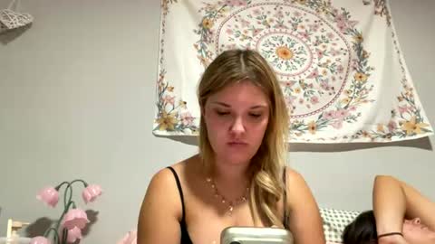 skiimaskabby online show from August 5, 7:34 pm