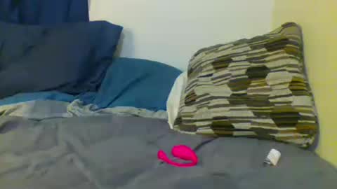 skiniminitits online show from August 16, 2:48 am