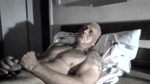 skinner75 online show from August 12, 2:03 am