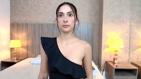 Ariadna online show from August 13, 2:42 pm