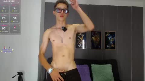 skinny_bigcock20 online show from July 28, 11:11 pm