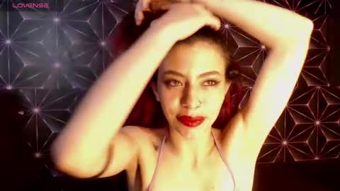 skinny_saraa online show from August 8, 2:11 am
