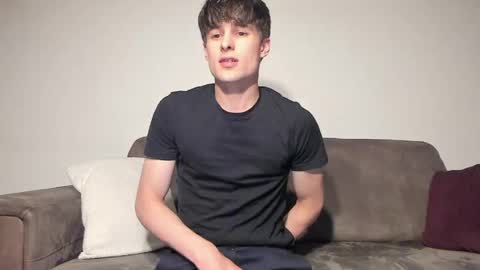 skinnyguywithbigd online show from May 2, 11:42 pm