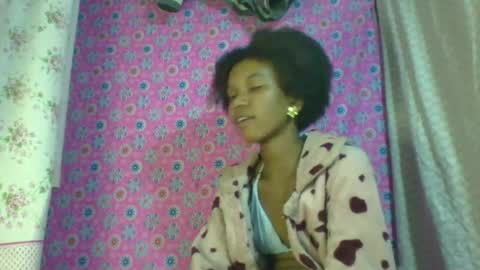 skinygirl2 online show from July 8, 4:33 pm