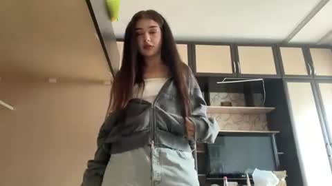 Mia online show from July 28, 11:27 am