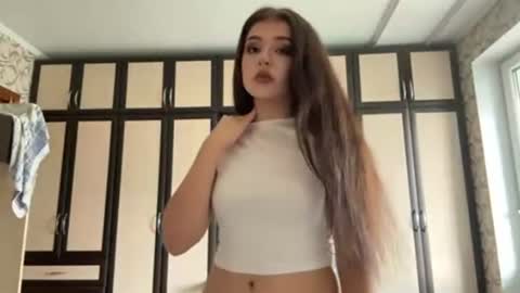 Mia online show from August 2, 3:41 pm