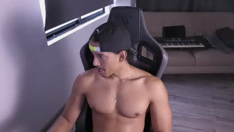 LiamV online show from July 9, 10:37 pm
