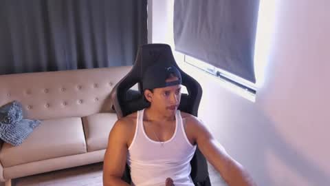 LiamV online show from August 8, 2:06 pm