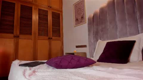 sky_caroline online show from August 7, 2:00 am