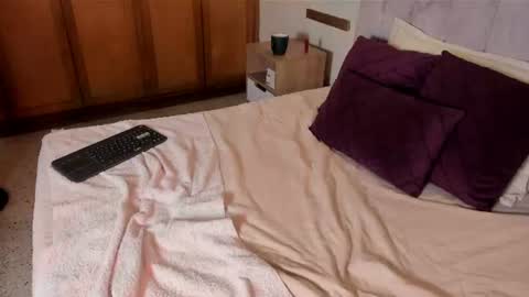 sky_caroline online show from August 11, 10:45 pm