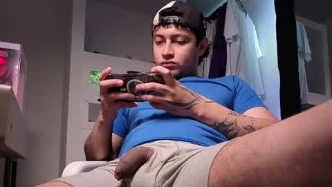 sky_wild online show from August 11, 10:01 pm