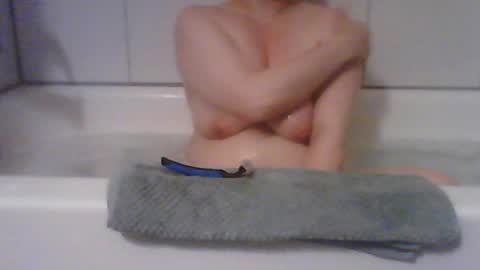 SKYLE   online show from August 6, 4:22 am