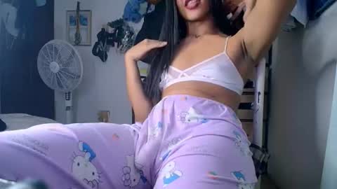 skyla online show from July 21, 9:11 am