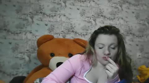 Skyler online show from March 26, 7:29 pm