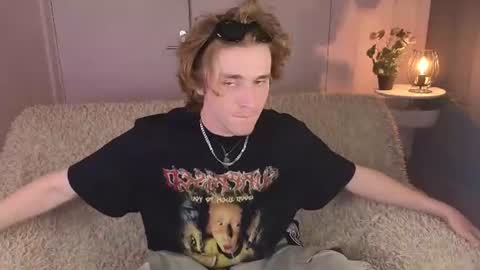 skyveyr online show from August 1, 1:17 pm