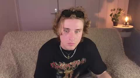 skyveyr online show from August 1, 2:23 pm