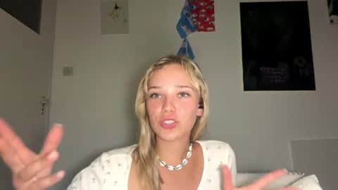 Olivia online show from July 28, 9:32 pm