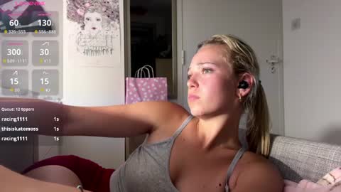 Olivia online show from August 4, 10:40 pm