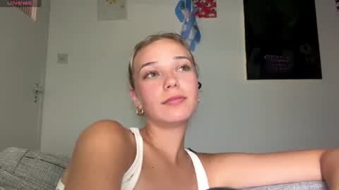 Olivia online show from August 6, 9:25 pm