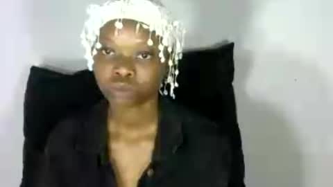 slendablack25 online show from July 21, 2:48 am