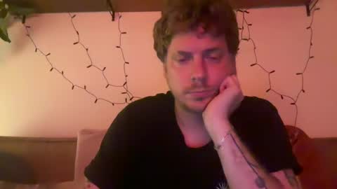 slightlydifferent online show from June 26, 11:08 pm
