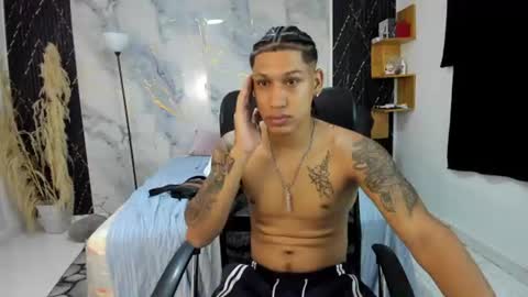 slim_master12 online show from August 11, 4:03 am