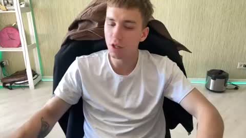 slippery_baby online show from June 19, 10:26 am