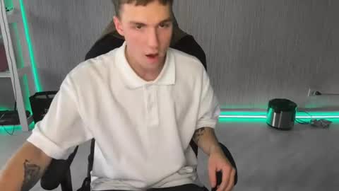 slippery_baby online show from June 21, 7:04 pm