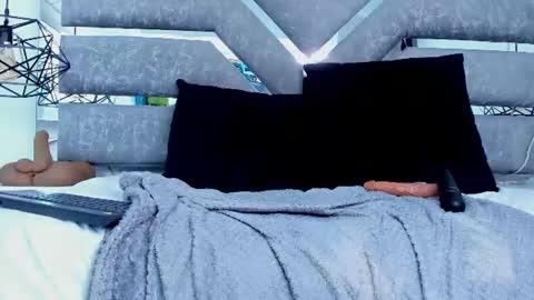 slut_milf_ online show from August 4, 10:29 pm