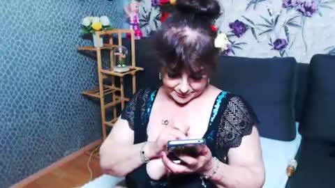 slutihmami online show from August 9, 4:24 am
