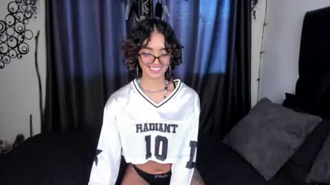 slutty_venus7 online show from June 25, 10:35 pm