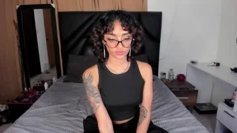 slutty_venus7 online show from July 8, 1:31 am