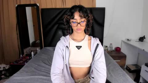 slutty_venus7 online show from July 13, 12:39 am