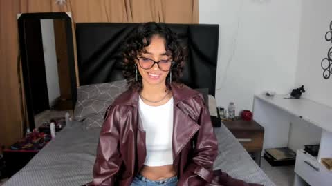 slutty_venus7 online show from July 14, 1:55 am