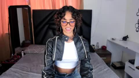 slutty_venus7 online show from July 14, 7:47 pm