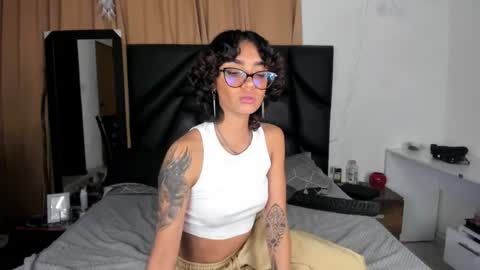 slutty_venus7 online show from July 21, 3:21 am