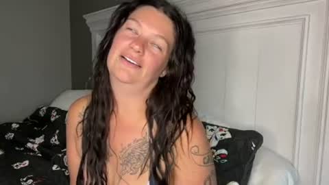 sluttycouple840 online show from July 29, 2:40 am