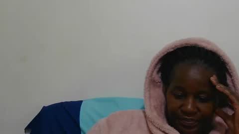 sluttylaura18 online show from August 5, 10:46 am