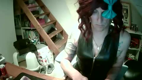 sluttytoy83 it online show from March 30, 6:26 pm