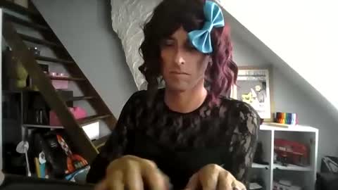 sluttytoy83 it online show from July 13, 2:35 pm
