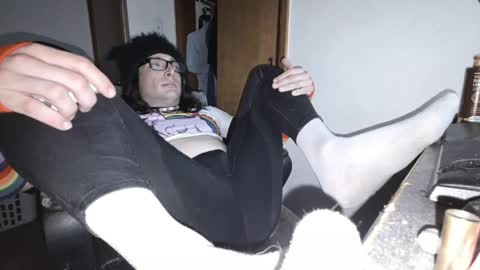 sluttywolfboi online show from April 3, 3:14 am