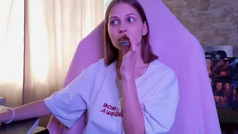 Emma online show from July 5, 1:47 pm