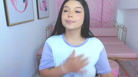 small_naugthy online show from August 7, 3:23 pm