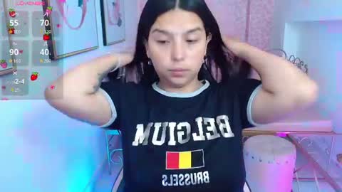 small_naugthy online show from August 8, 1:22 pm