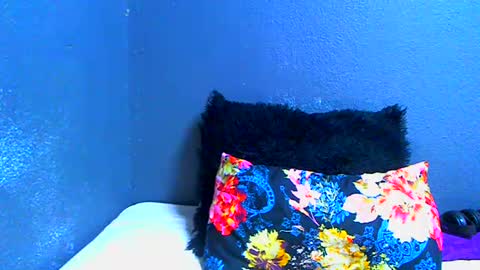 smallboobsxx online show from August 13, 9:01 am