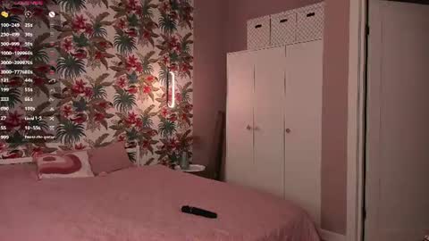 Elizabeth online show from August 12, 1:19 am
