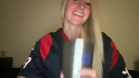 smexxii93 online show from June 27, 1:42 am
